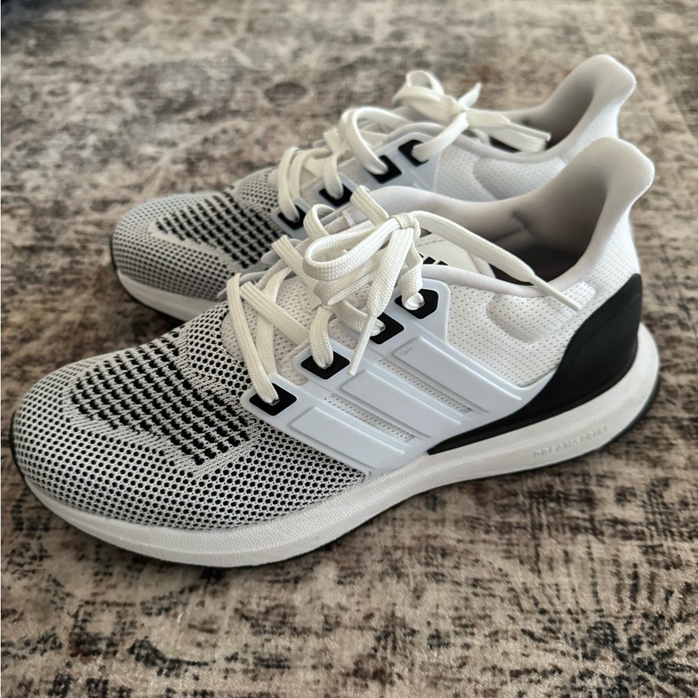 Adidas Men's Black and White Sneakers